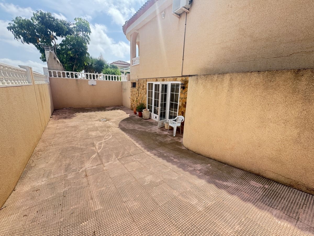 3 bedroom Villa for sale in San Miguel de Salinas - € 345,000 (Ref: 9177712)