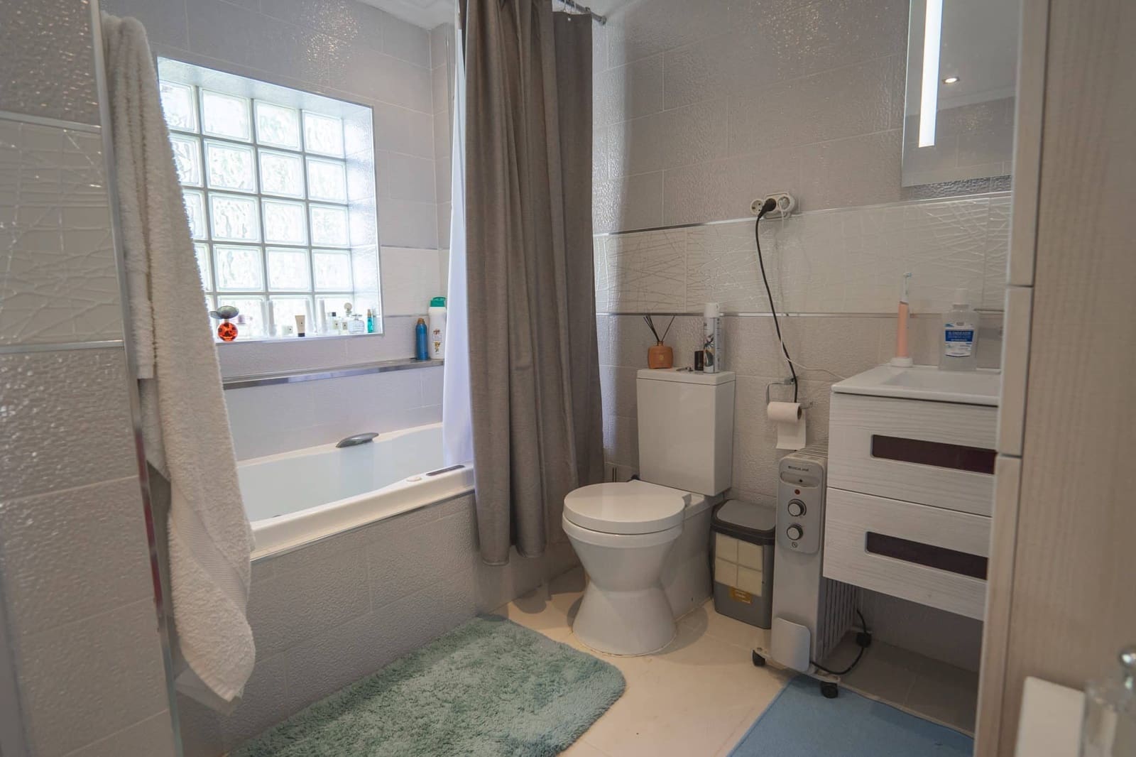 4 bedroom Villa for sale in Las Ramblas Golf with pool - € 345,000 (Ref: 9202384)