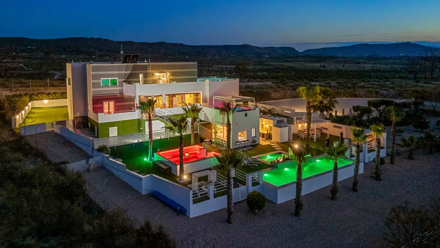 5 bedroom Villa for sale in Torremendo - € 1,695,000 (Ref: 9226440)