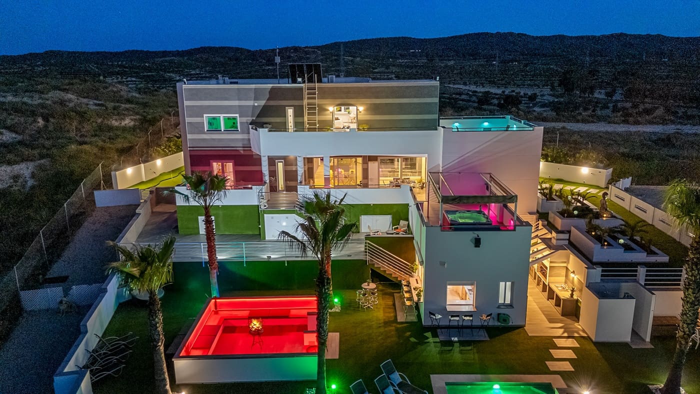 5 bedroom Villa for sale in Torremendo - € 1,695,000 (Ref: 9226440)