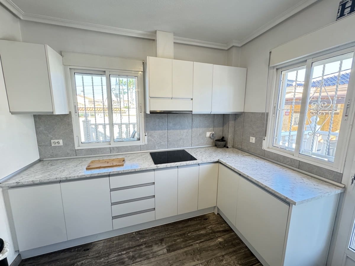 4 makuuhuone Huvila myytävänä paikassa Ciudad Quesada - 590 000 € (Ref: 9226442)