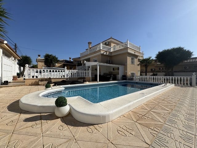 4 makuuhuone Huvila myytävänä paikassa Ciudad Quesada, Rojales - 590 000 € (Ref: 9226442)