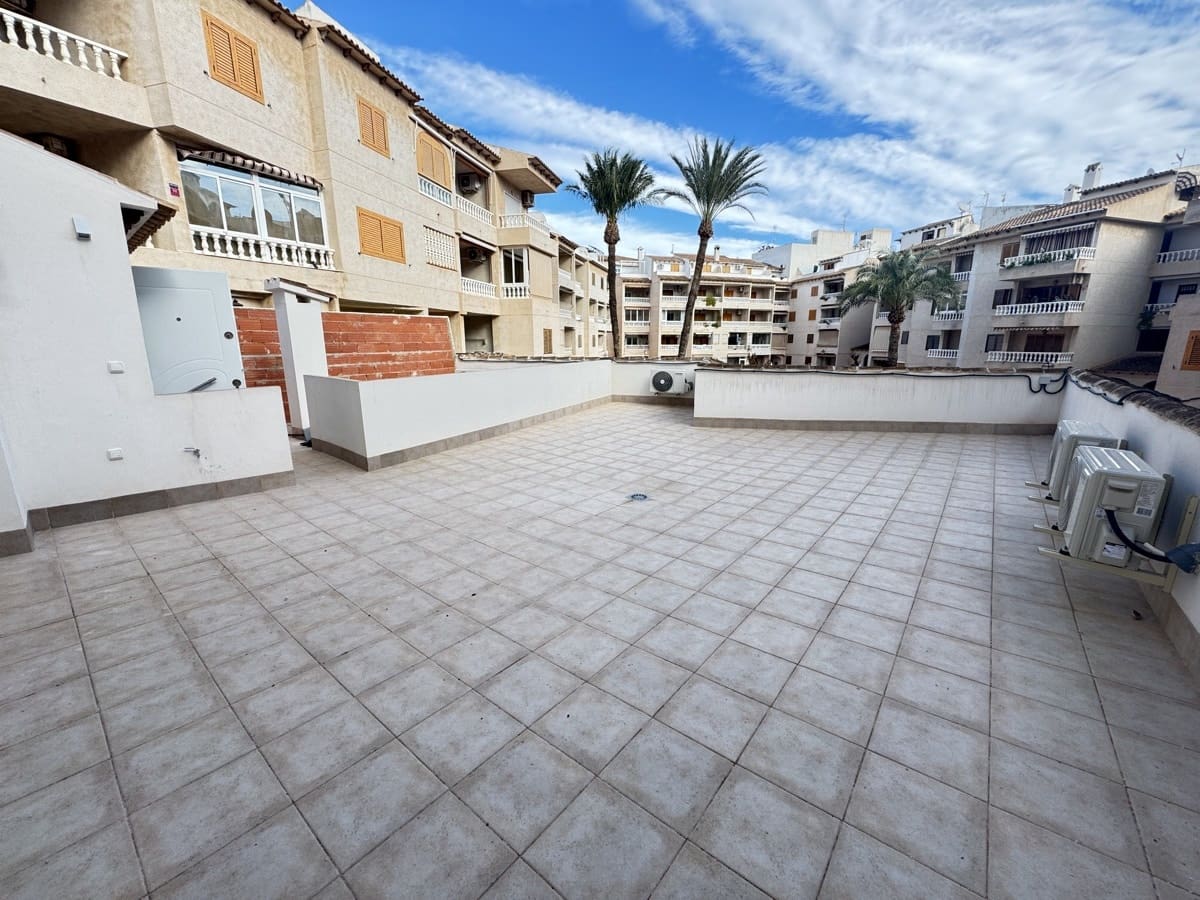 2 bedroom Apartment for sale in Torrevieja - € 285,000 (Ref: 9226444)