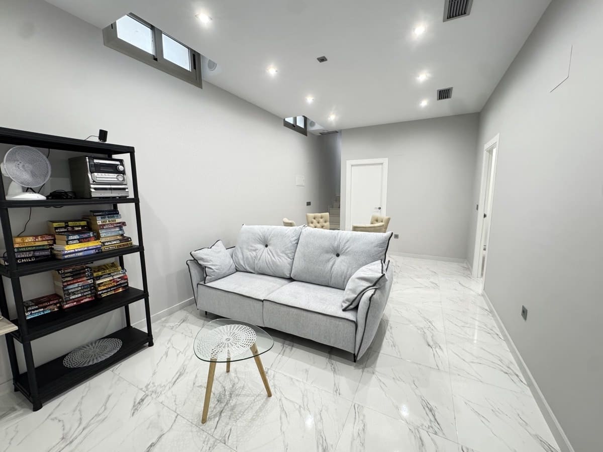 4 soveværelse Villa til salg i Villamartin - € 450.000 (Ref: 9226455)