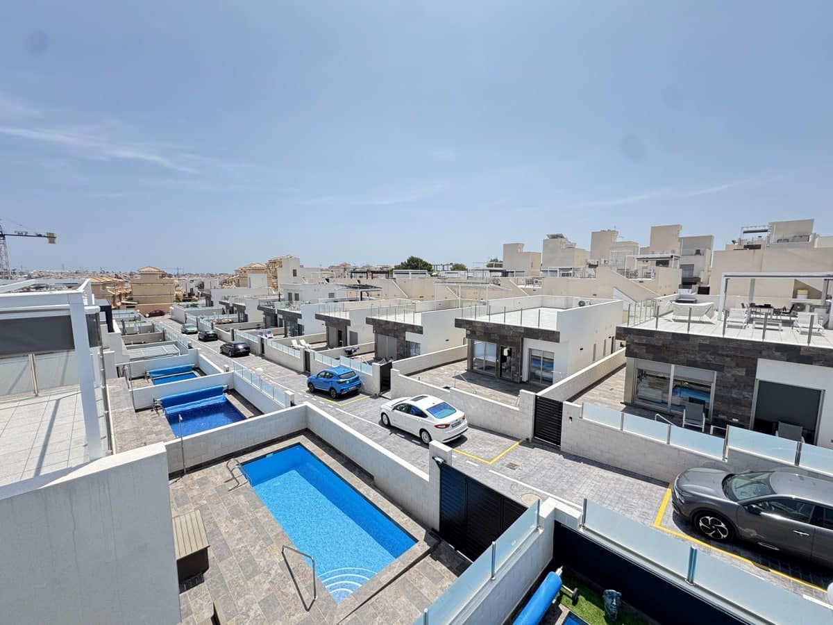 4 soveværelse Villa til salg i Villamartin - € 450.000 (Ref: 9226455)