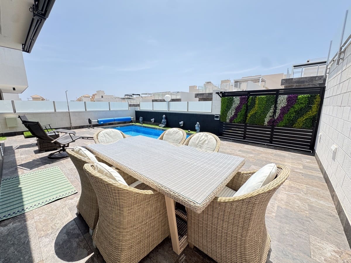 4 soveværelse Villa til salg i Villamartin - € 450.000 (Ref: 9226455)