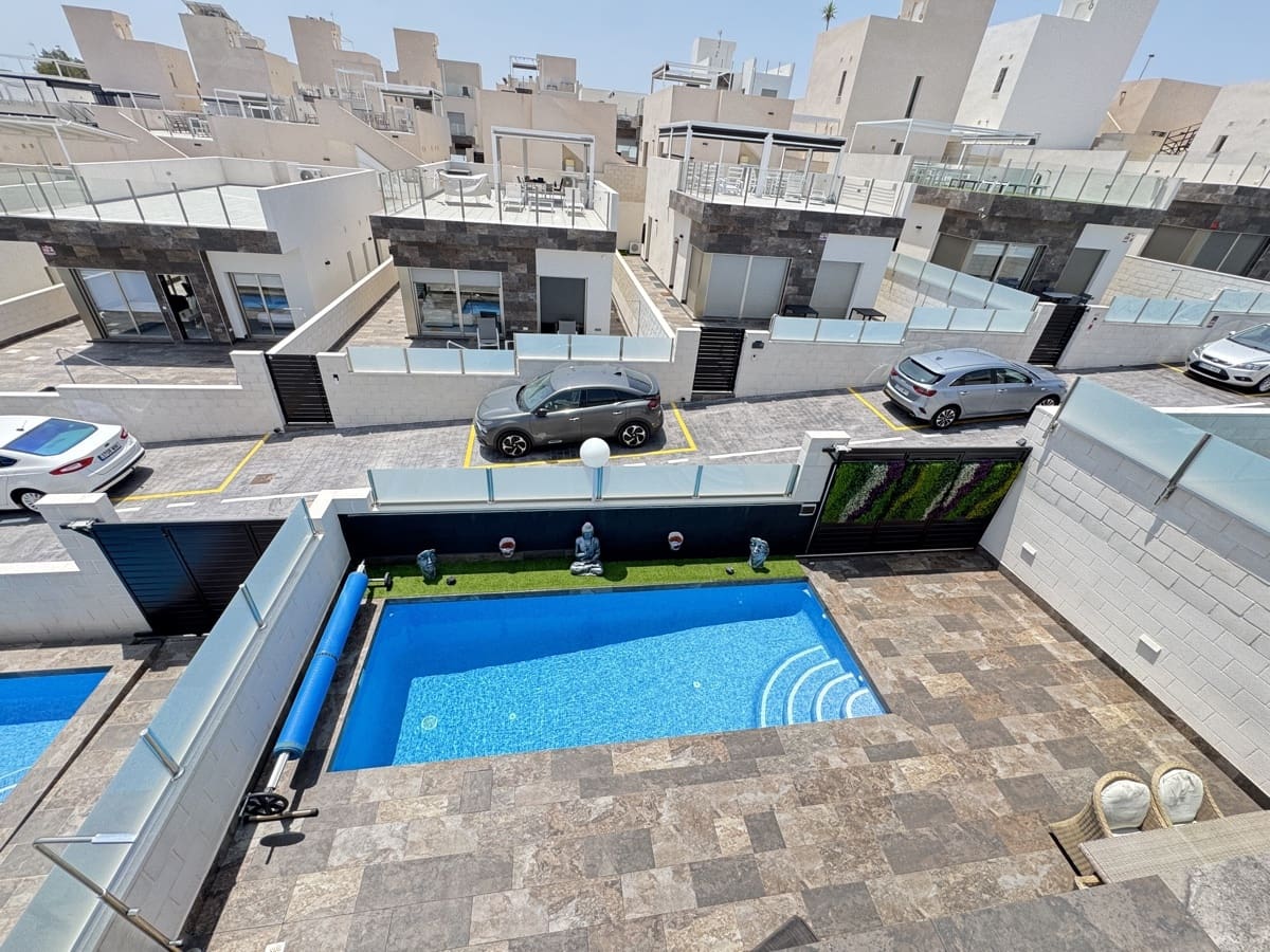 4 soveværelse Villa til salg i Villamartin - € 450.000 (Ref: 9226455)