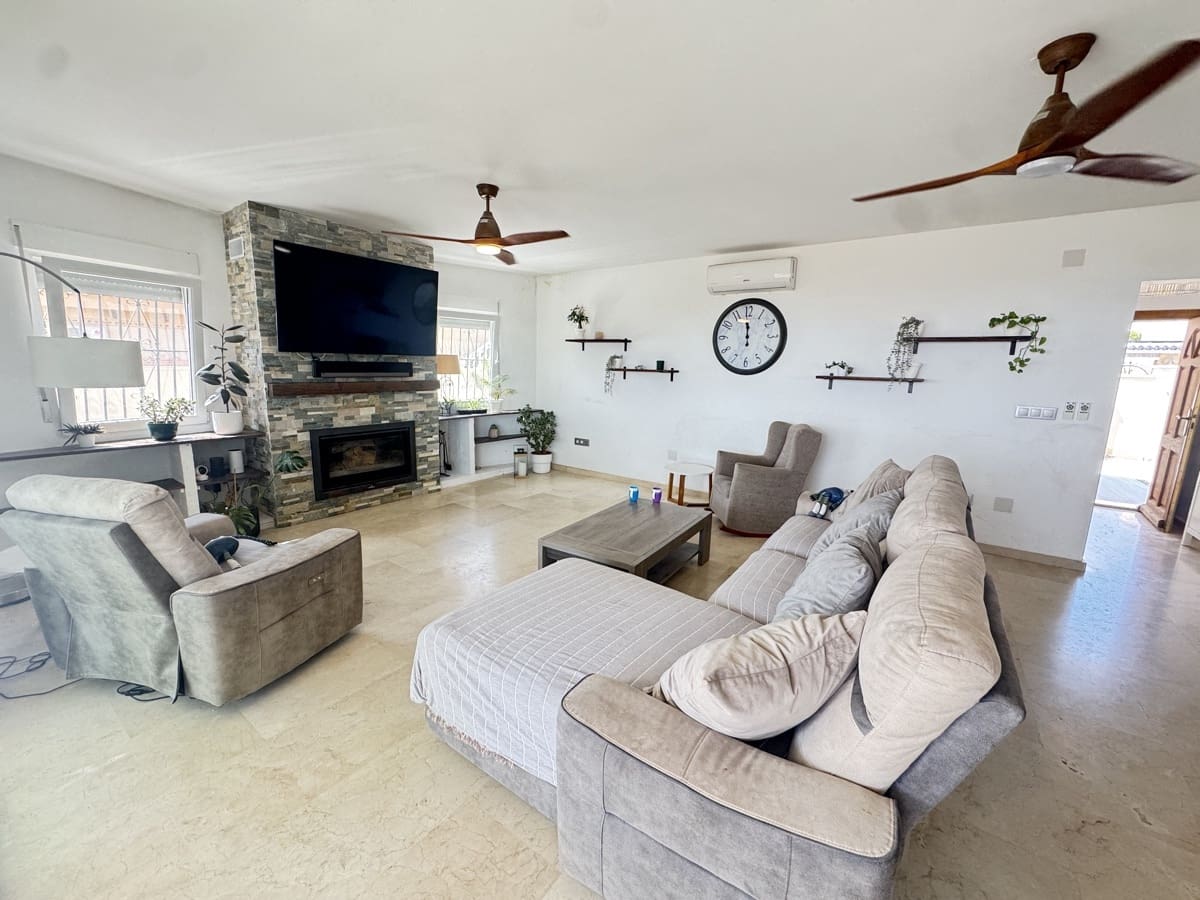 5 sovrum Villa till salu i San Miguel de Salinas - 599 999 € (Ref: 9226457)