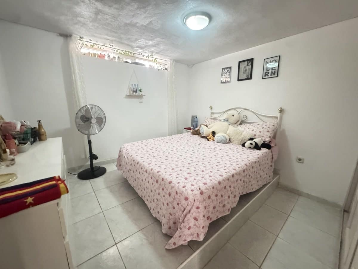 4 bedroom Villa for sale in Villamartin - € 299,000 (Ref: 9226465)