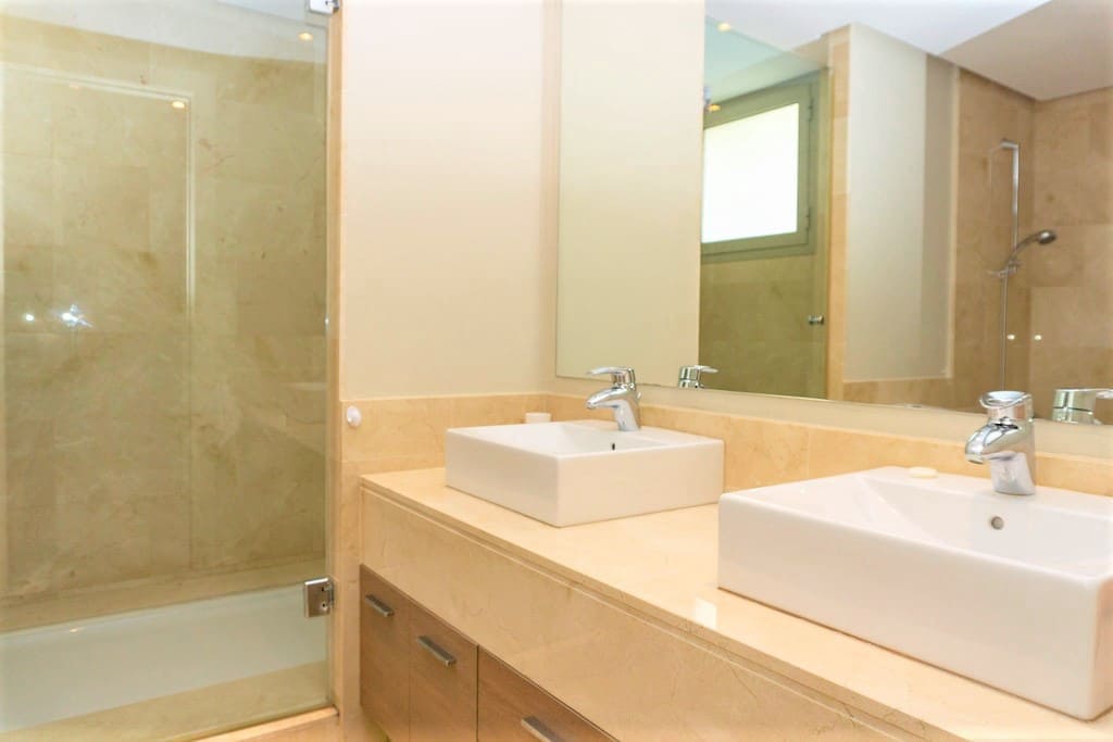 3 quarto Moradia para venda em Las Colinas Golf com piscina garagem - 545 000 € (Ref: 9239835)