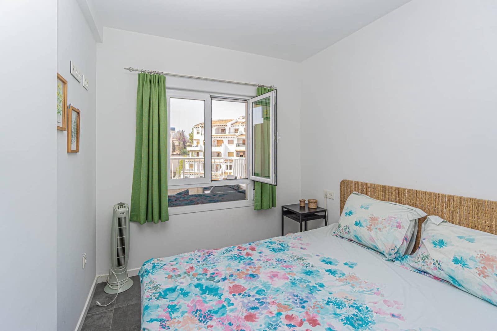 2 bedroom Apartment for sale in Dehesa de Campoamor with pool - € 219,000 (Ref: 9297159)