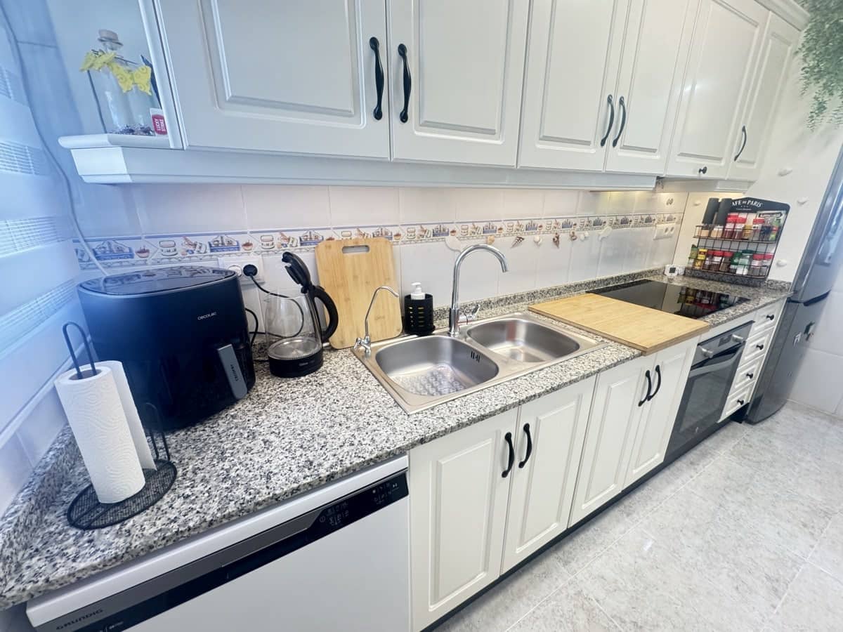 4 quarto Moradia para venda em Villamartin - 379 000 € (Ref: 9297165)