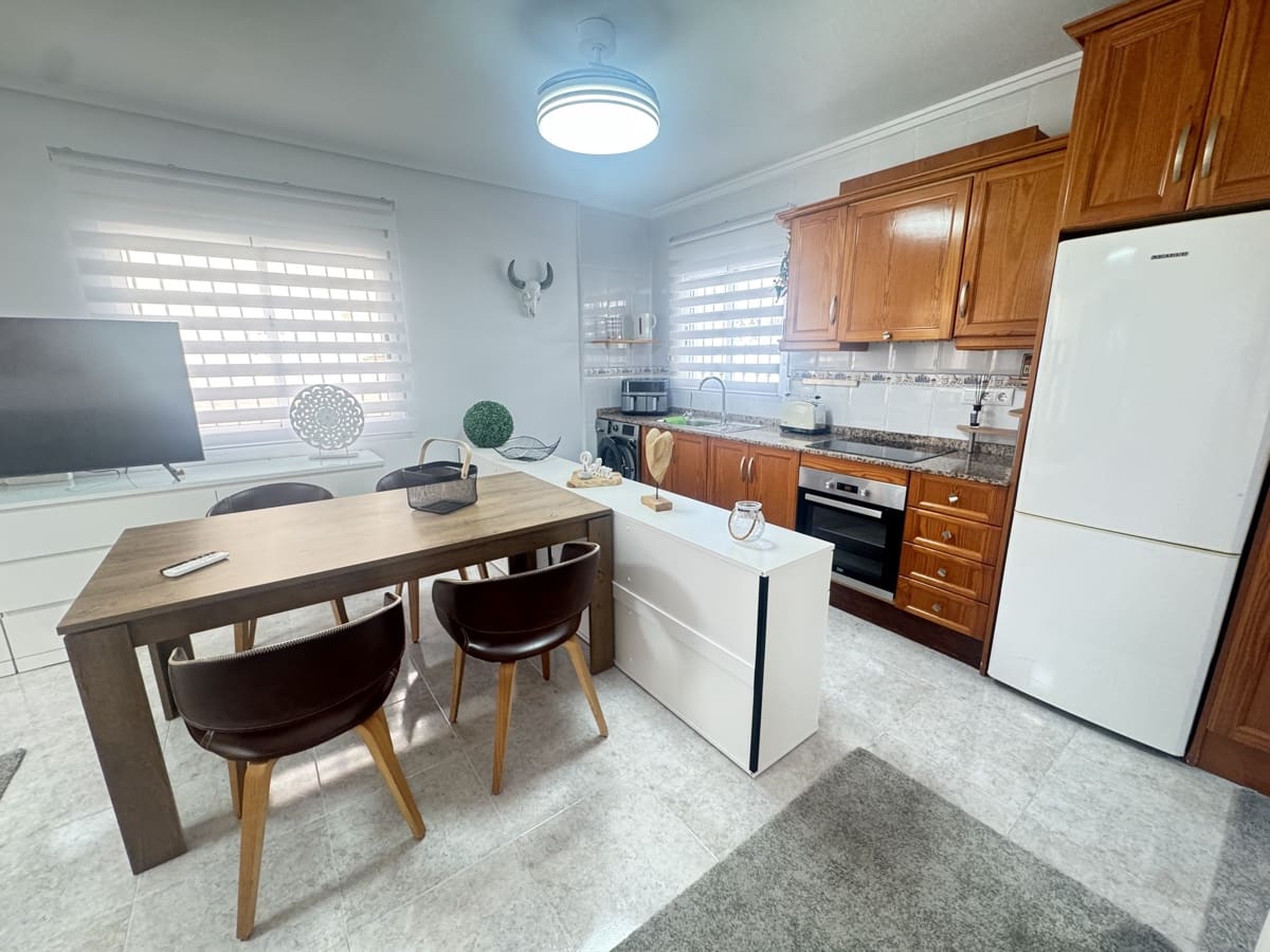 4 quarto Moradia para venda em Villamartin - 379 000 € (Ref: 9297165)