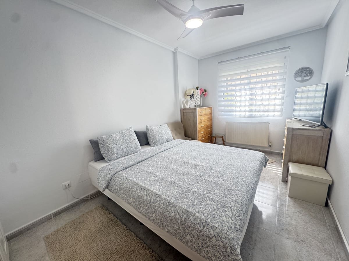 4 quarto Moradia para venda em Villamartin - 379 000 € (Ref: 9297165)