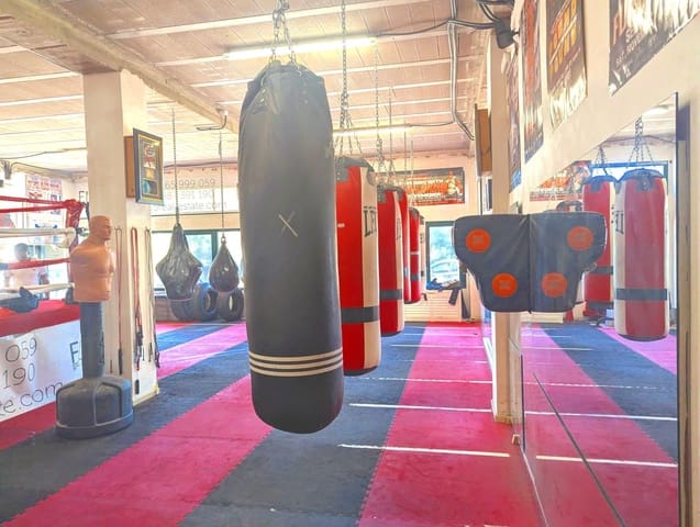 Business for sale in Villamartin, Orihuela - € 50,000 (Ref: 9337798)