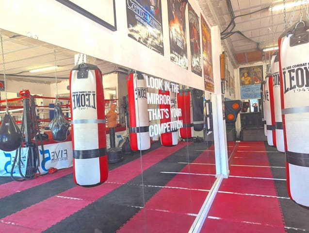 Business for sale in Villamartin, Orihuela - € 50,000 (Ref: 9337798)