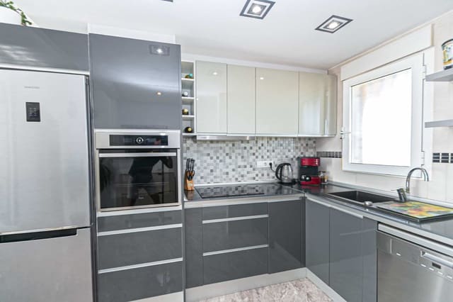 2 soveværelse Lejlighed til salg i La Zenia, Orihuela med swimmingpool - € 198.000 (Ref: 9367255)