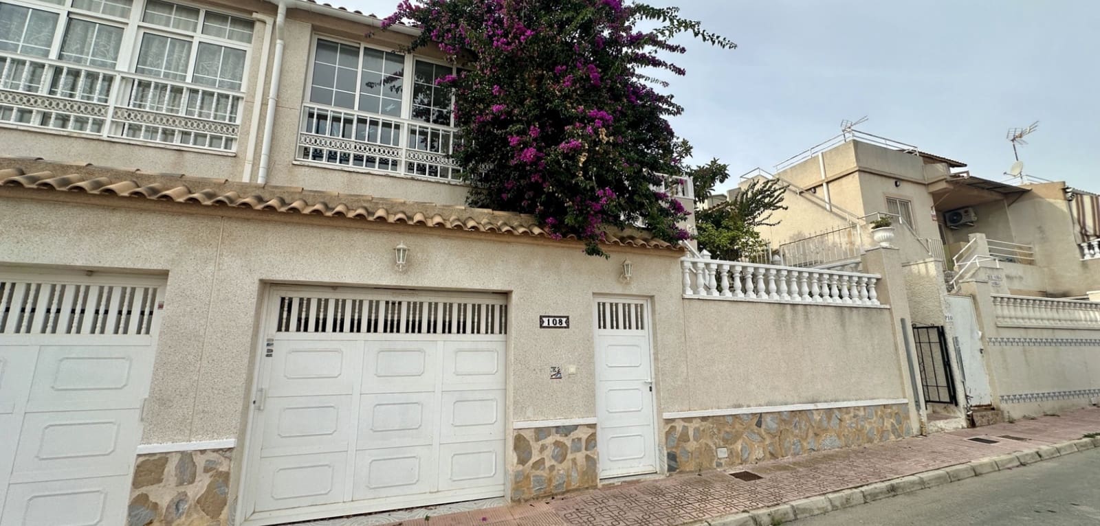 3 bedroom Townhouse for sale in Los Altos - € 220,000 (Ref: 9367259)
