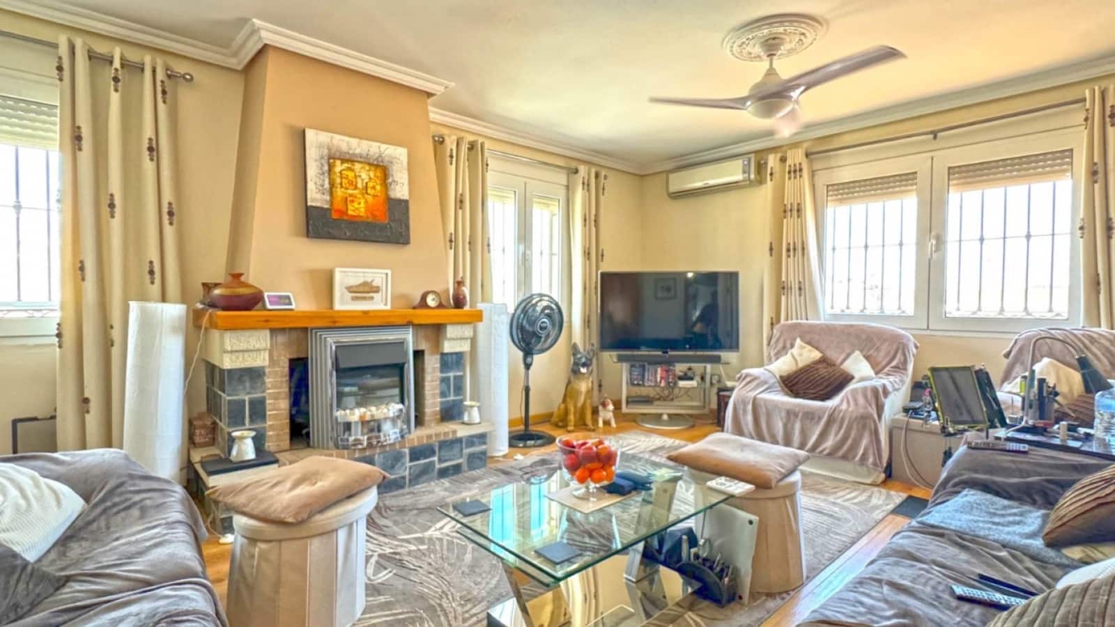 6 bedroom Villa for sale in Los Balcones with pool garage - € 617,000 (Ref: 9378906)