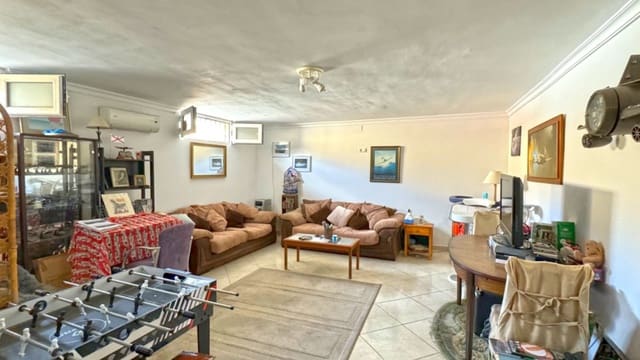 6 makuuhuone Huvila myytävänä paikassa Los Balcones mukana uima-altaan 
autotalli - 617 000 € (Ref: 9378906)