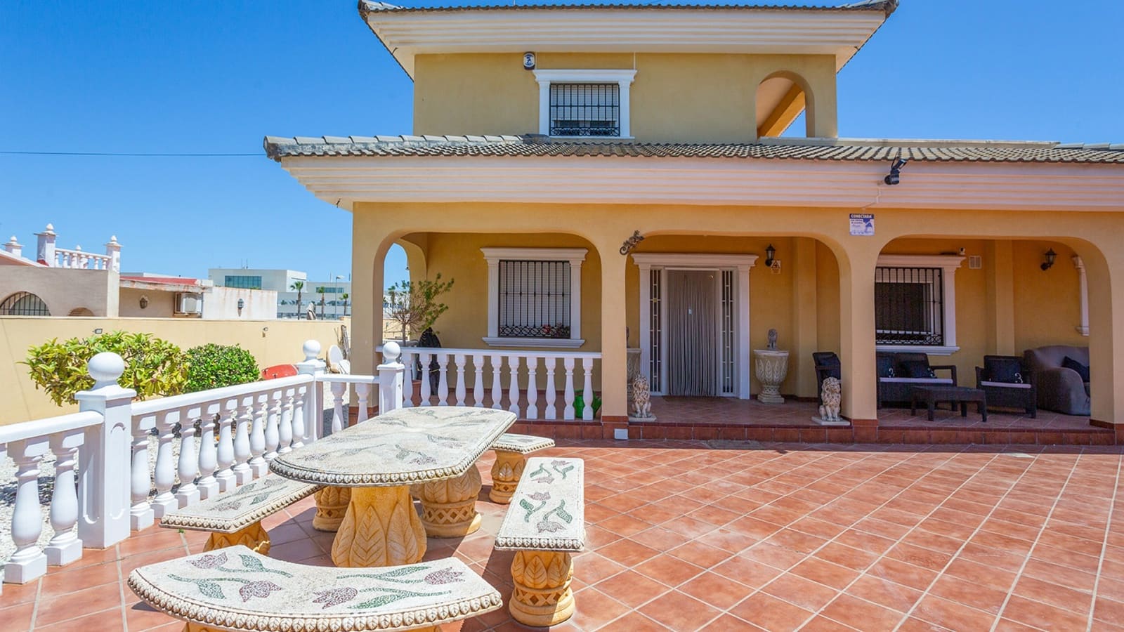 6 bedroom Villa for sale in Los Balcones with pool garage - € 617,000 (Ref: 9378906)