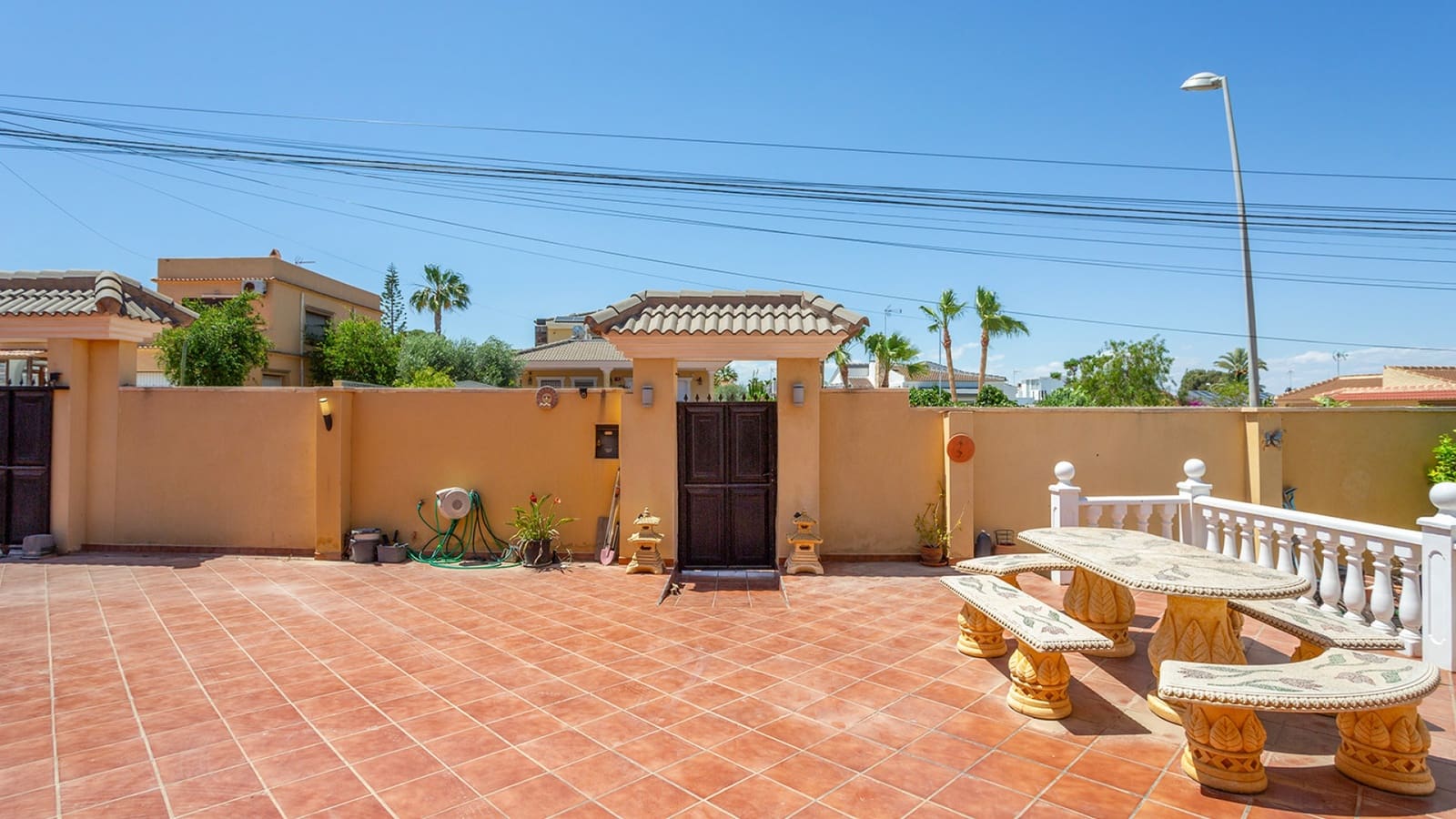 6 bedroom Villa for sale in Los Balcones with pool garage - € 617,000 (Ref: 9378906)