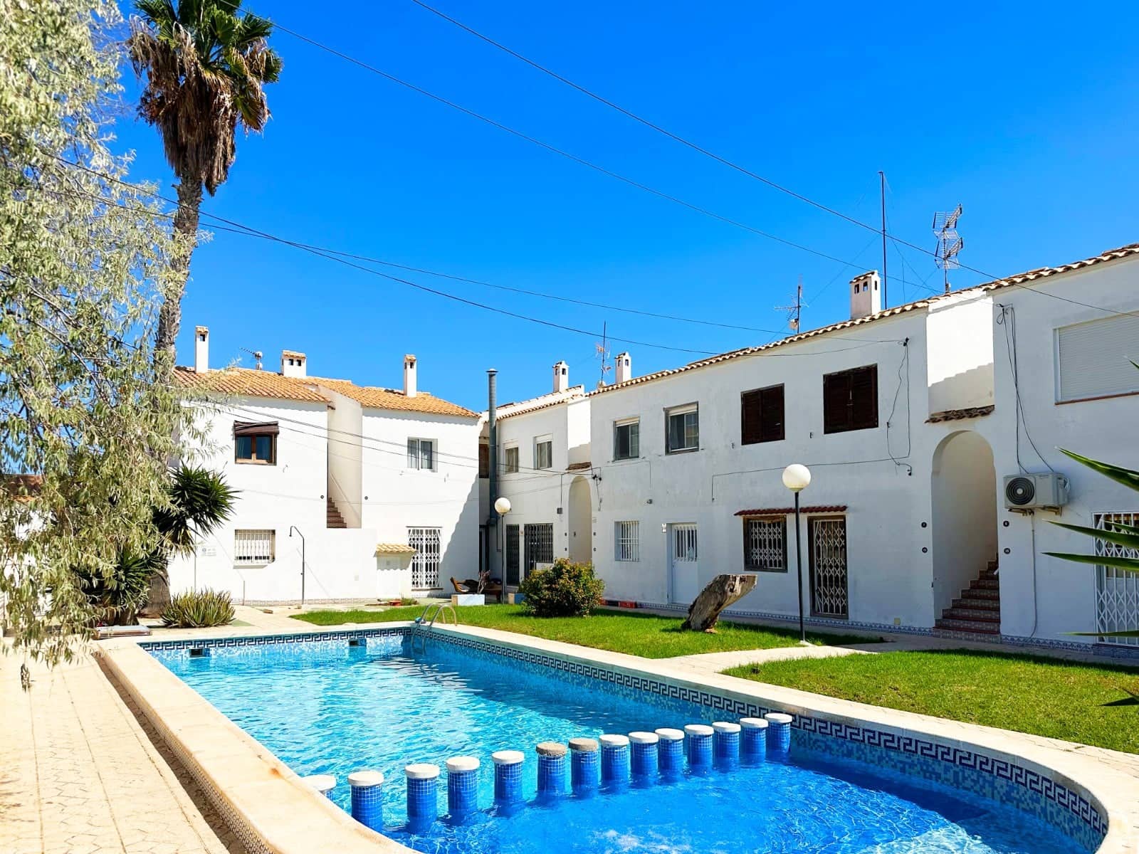 2 bedroom Bungalow for sale in Orihuela Costa - € 120,000 (Ref: 9400711)