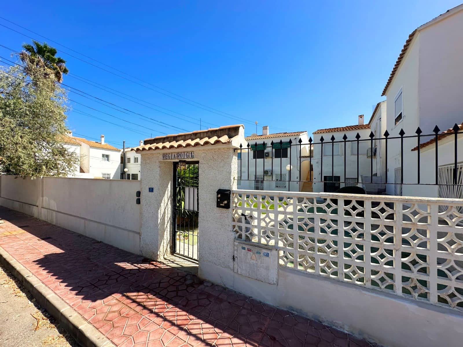 2 bedroom Bungalow for sale in Orihuela Costa - € 120,000 (Ref: 9400711)