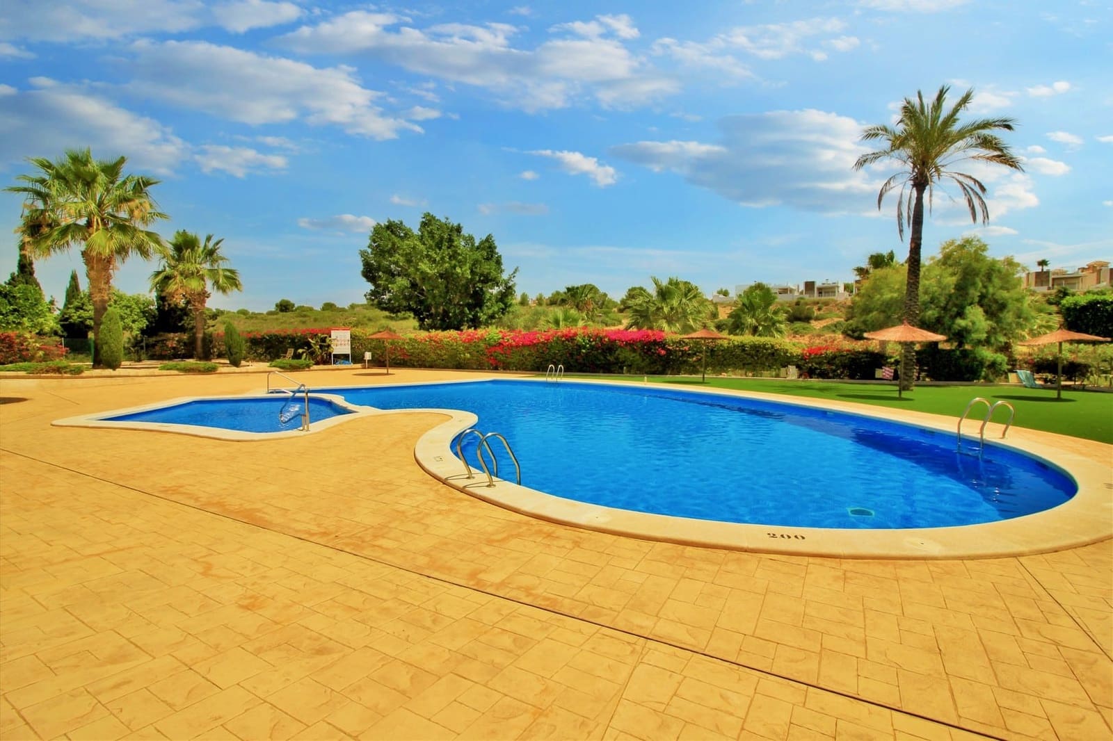 2 bedroom Apartment for sale in Villamartin - € 179,999 (Ref: 9427039)