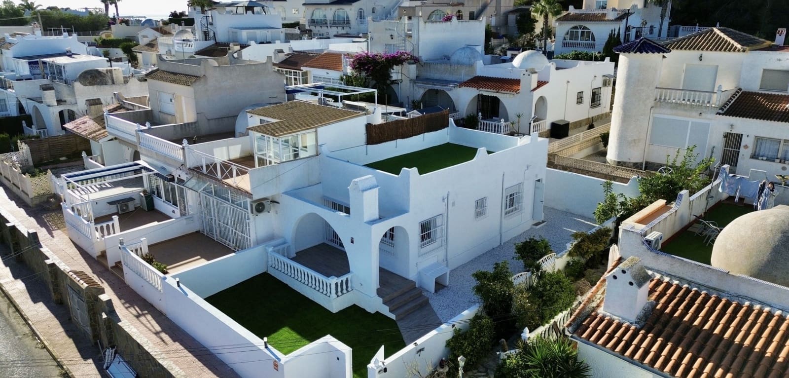 2 bedroom Bungalow for sale in Filipinas - € 199,000 (Ref: 9491295)