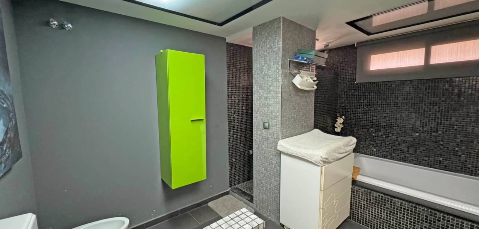 4 bedroom Apartment for sale in Torrevieja - € 489,000 (Ref: 9527433)