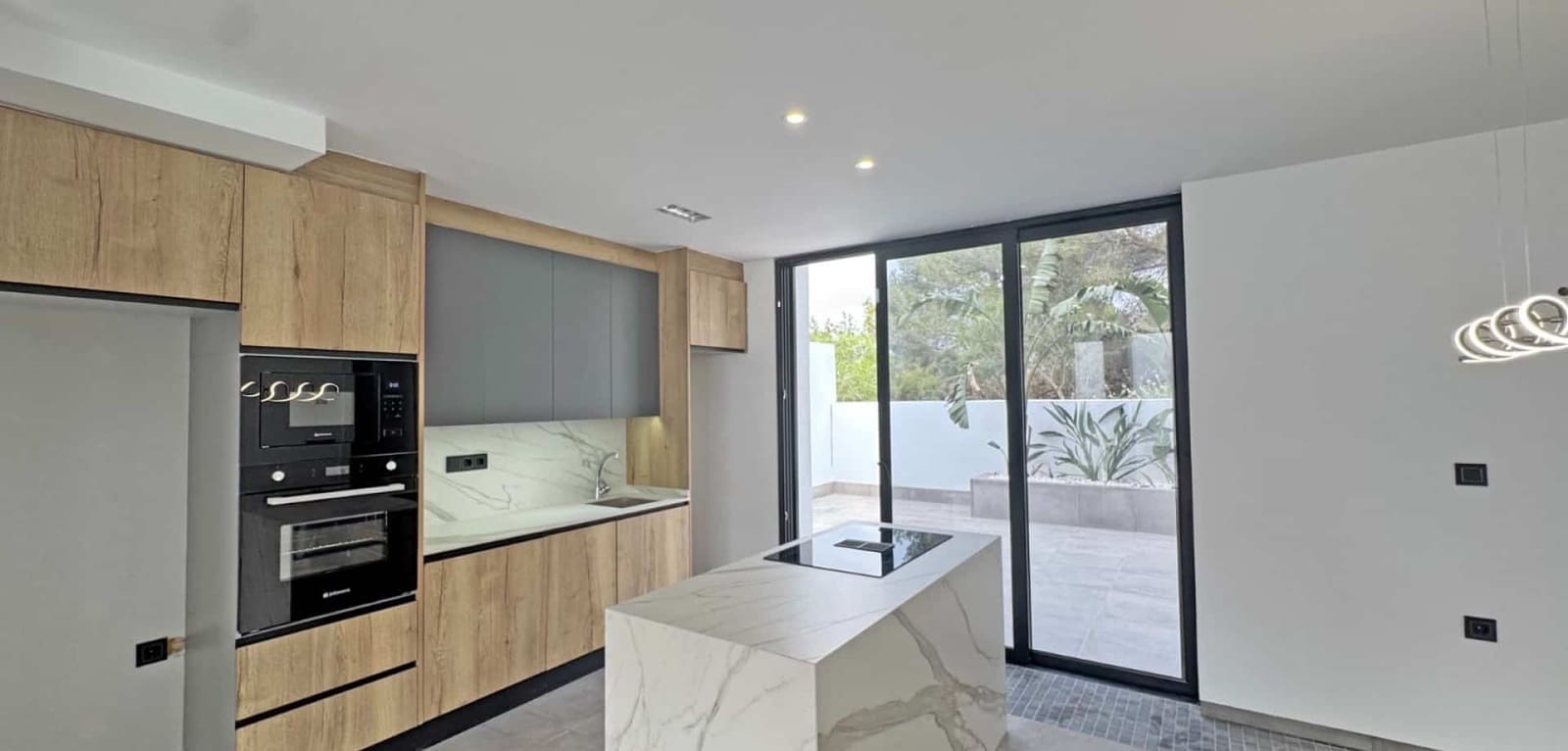 4 sypialnia Willa na sprzedaż w Torrevieja - 495 000 € (Ref: 9527436)