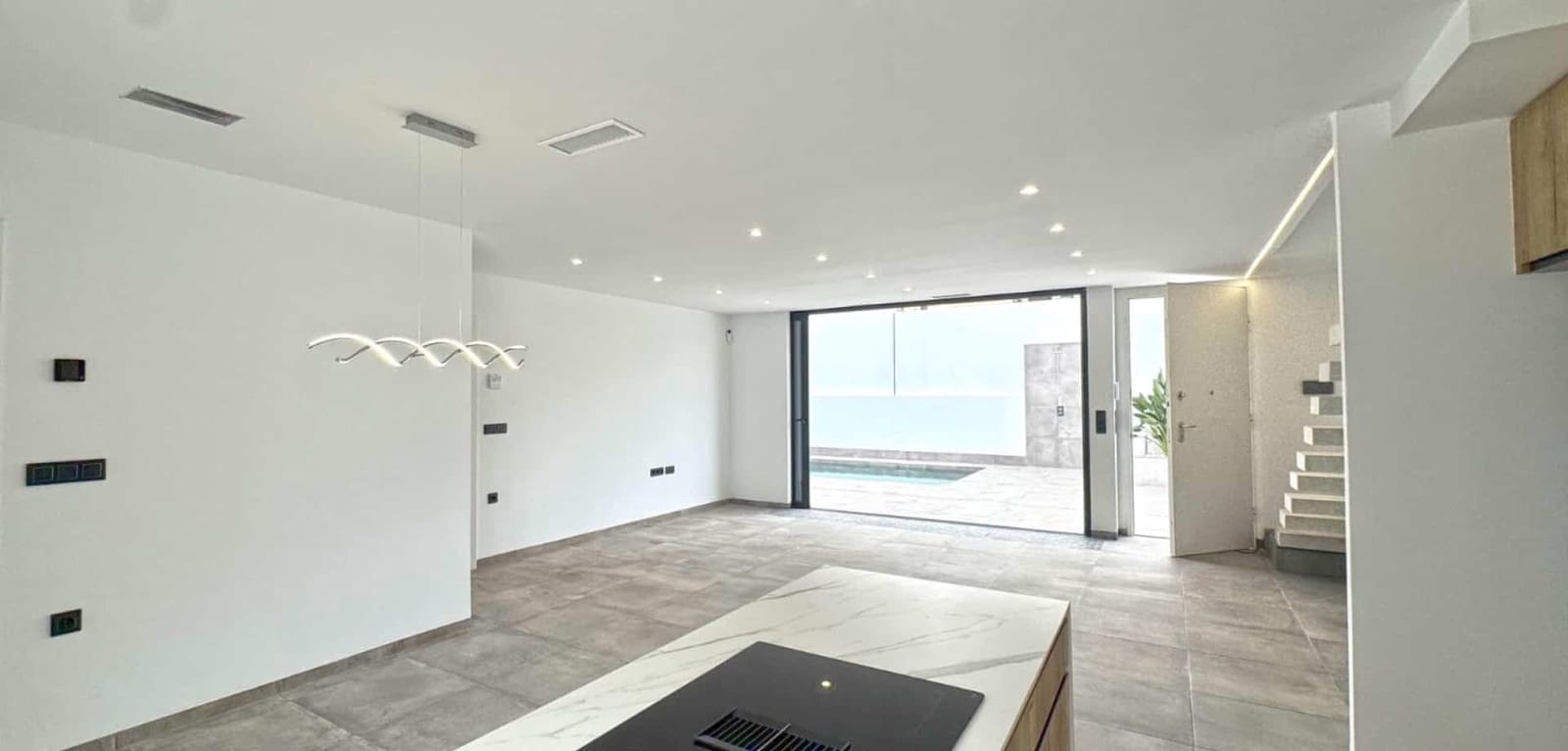 4 sypialnia Willa na sprzedaż w Torrevieja - 495 000 € (Ref: 9527436)