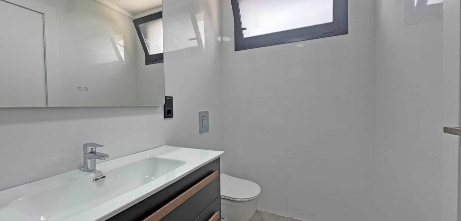 4 sypialnia Willa na sprzedaż w Torrevieja - 495 000 € (Ref: 9527436)