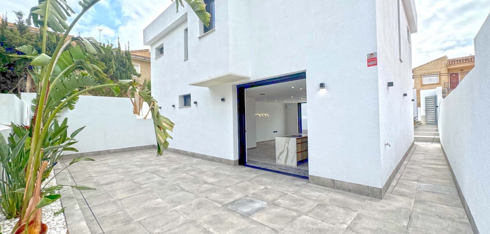 4 sypialnia Willa na sprzedaż w Torrevieja - 495 000 € (Ref: 9527436)