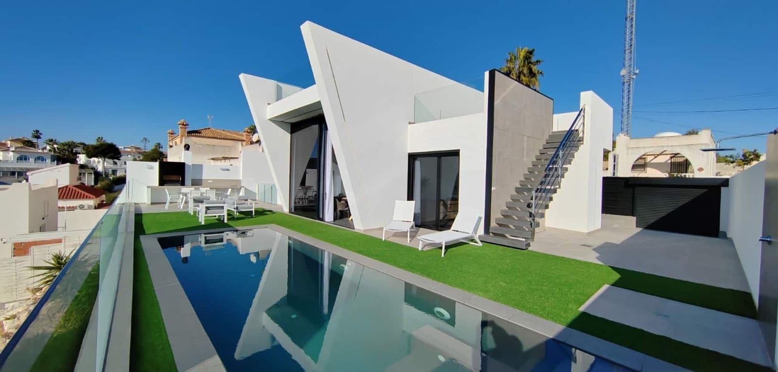 3 sypialnia Willa na sprzedaż w Torrevieja - 650 000 € (Ref: 9527449)