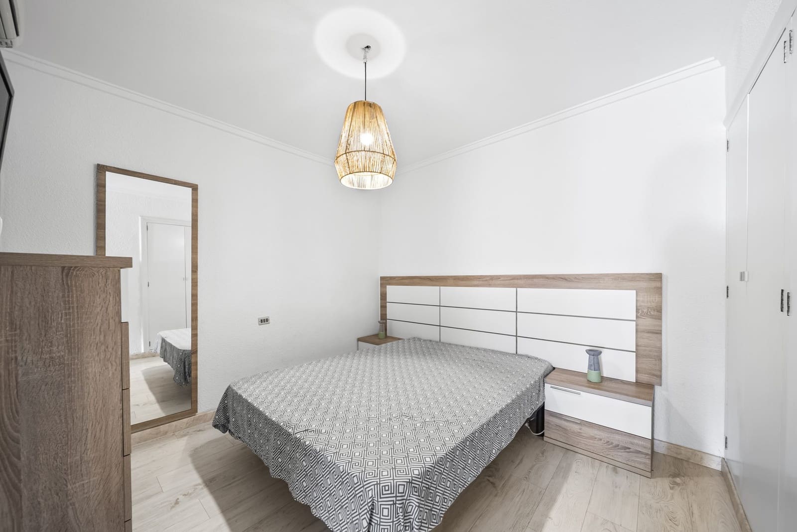 2 makuuhuone Huoneisto myytävänä paikassa Torrevieja - 265 000 € (Ref: 9527456)