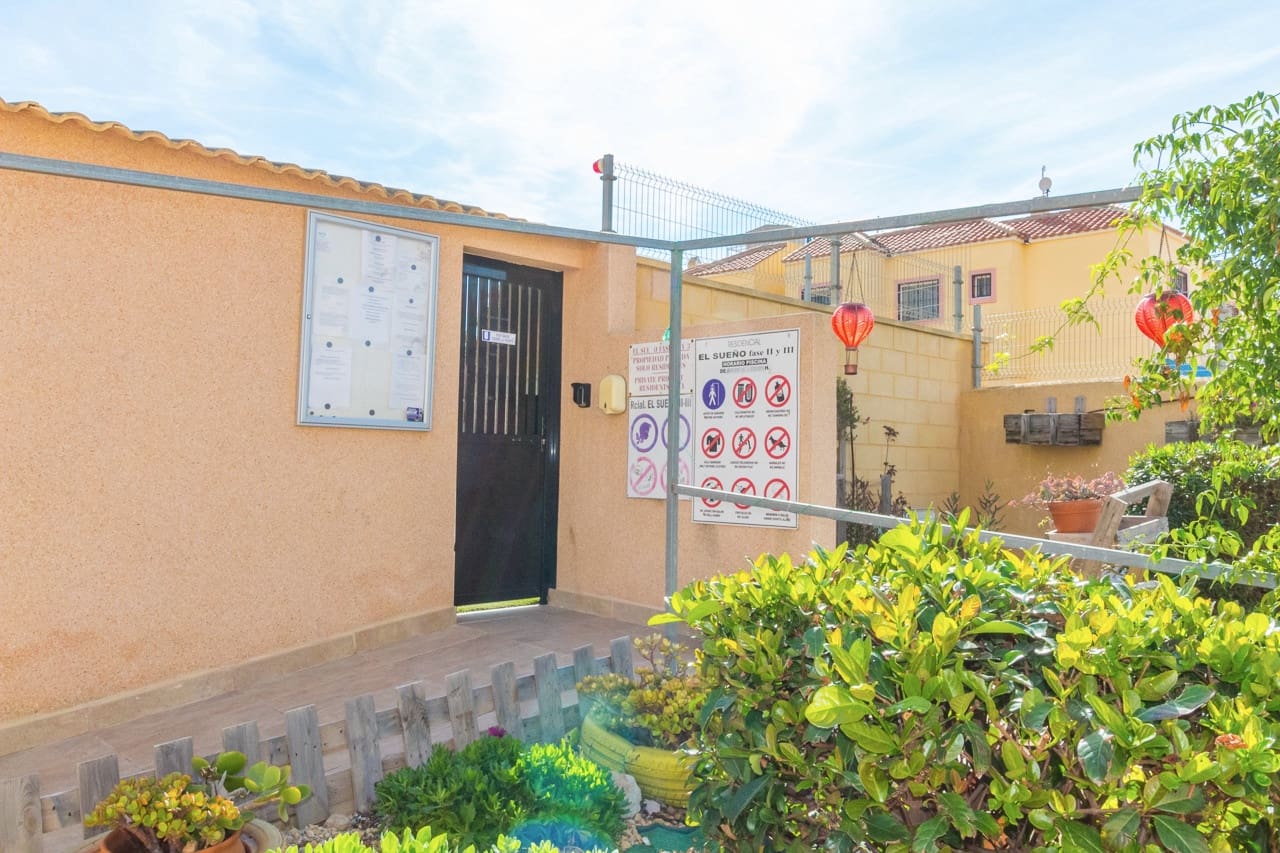 1 soverom Leilighet til salgs i El Chaparral med svømmebasseng - € 109 000 (Ref: 9527479)