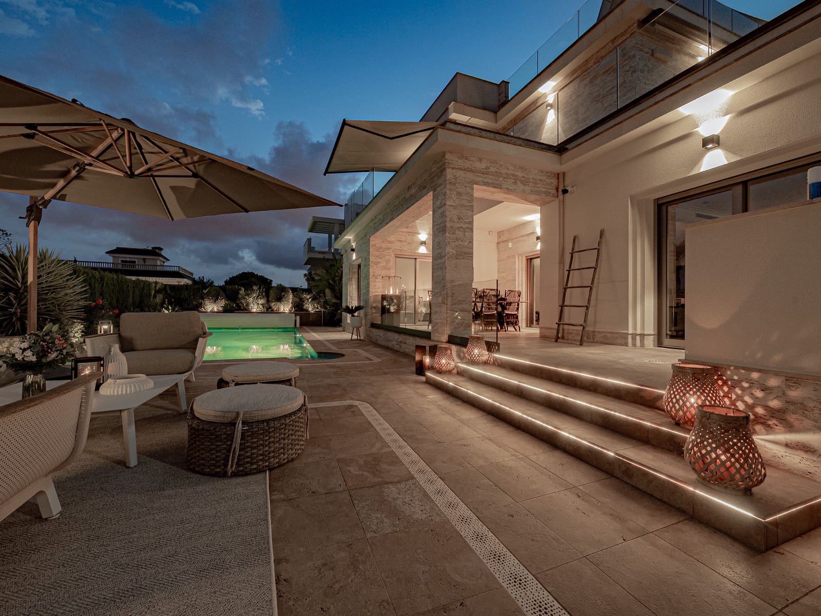 6 Zimmer Villa zu verkaufen in La Zenia mit Pool Garage - 2.950.000 € (Ref: 9527486)