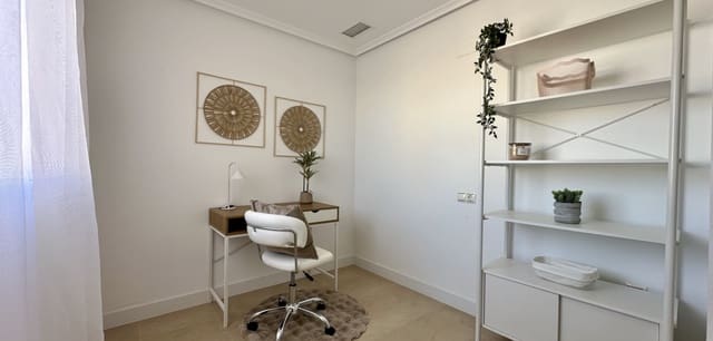 3 quarto Apartamento para venda em Puerto Deportivo, Torrevieja - 220 000 € (Ref: 9527493)