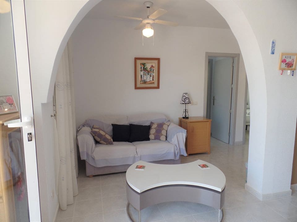 2 soverom Penthouse til salgs i Villamartin med svømmebasseng - € 149 950 (Ref: 9604851)