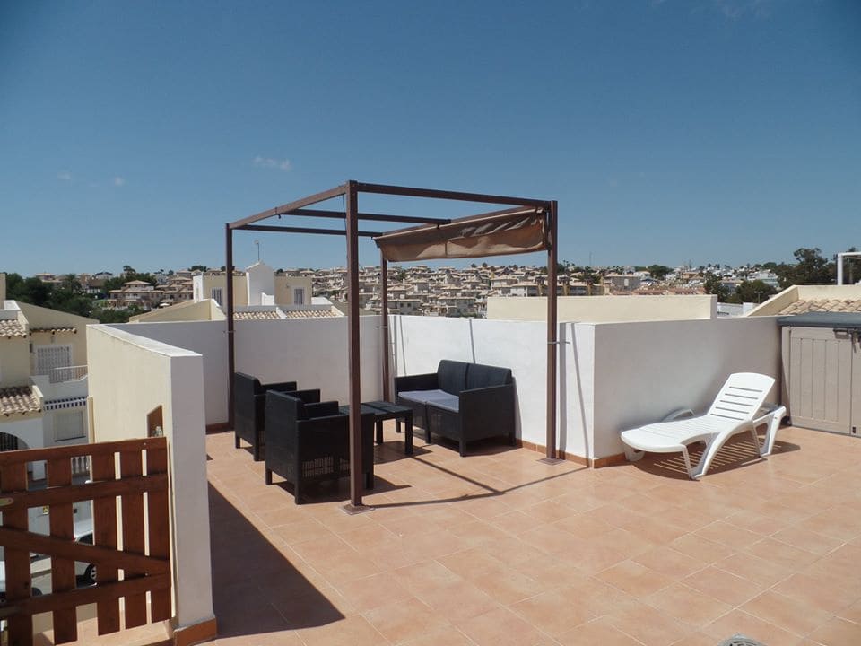 2 soverom Penthouse til salgs i Villamartin med svømmebasseng - € 149 950 (Ref: 9604851)