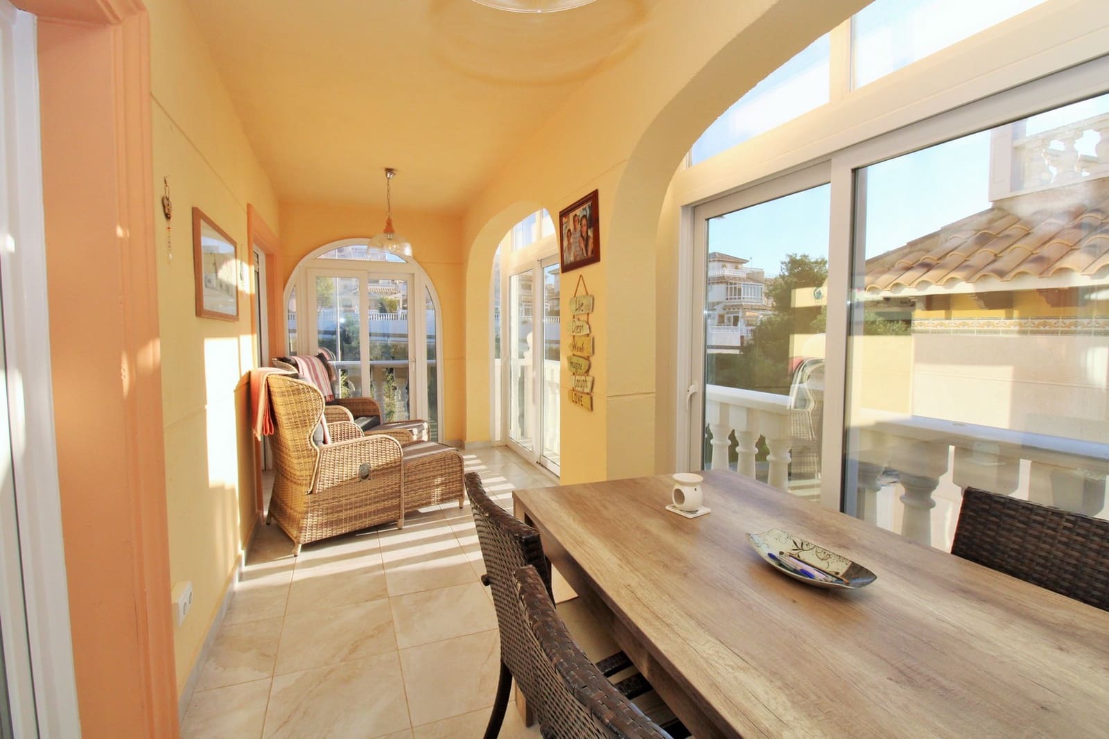 4 bedroom Villa for sale in Playa Flamenca with pool - € 399,950 (Ref: 9666235)