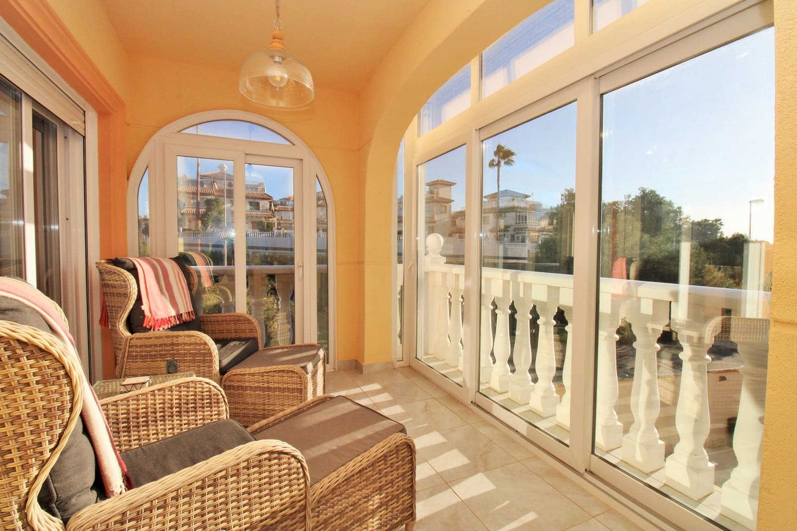 4 bedroom Villa for sale in Playa Flamenca with pool - € 399,950 (Ref: 9666235)