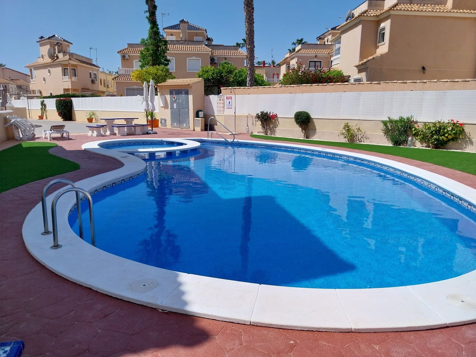 2 makuuhuone Omakotitalo myytävänä paikassa La Zenia - 249 950 € (Ref: 9666238)