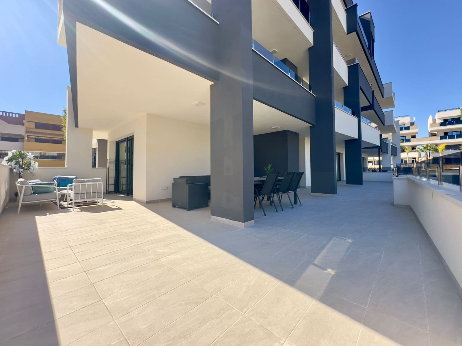 3 sovrum Lägenhet till salu i Playa Flamenca - 589 900 € (Ref: 9666254)