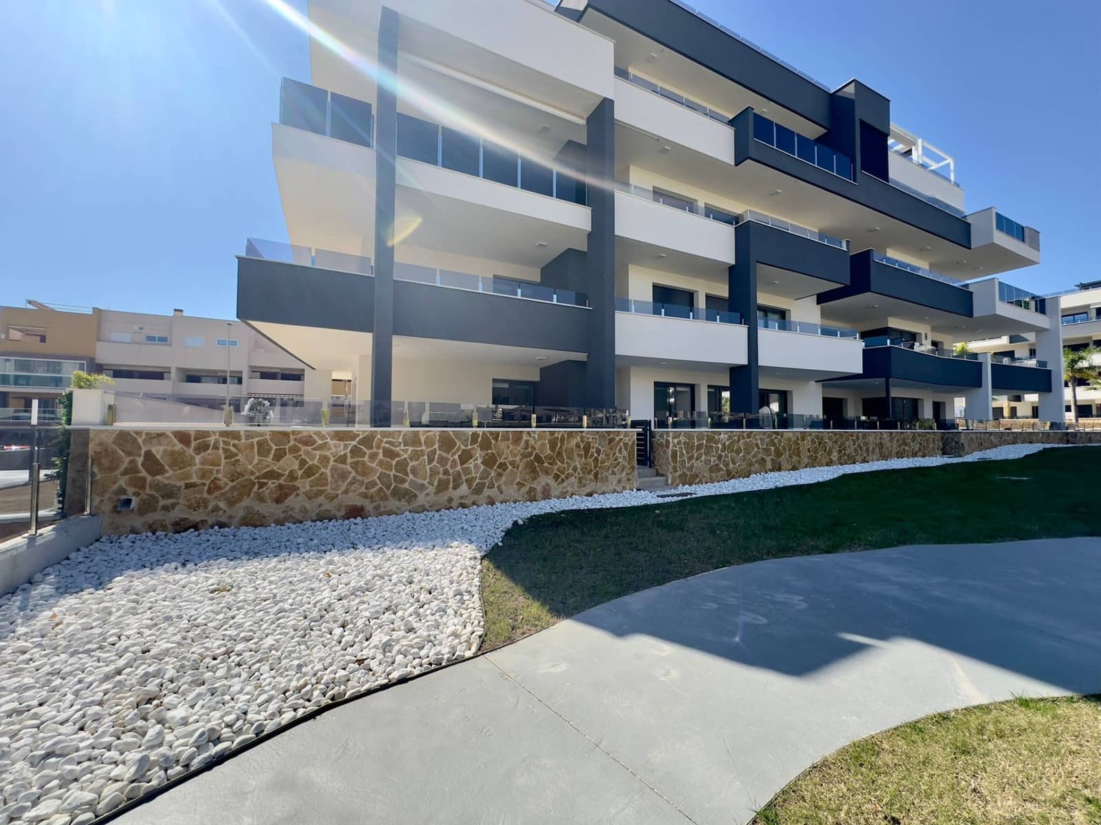 3 sovrum Lägenhet till salu i Playa Flamenca - 589 900 € (Ref: 9666254)