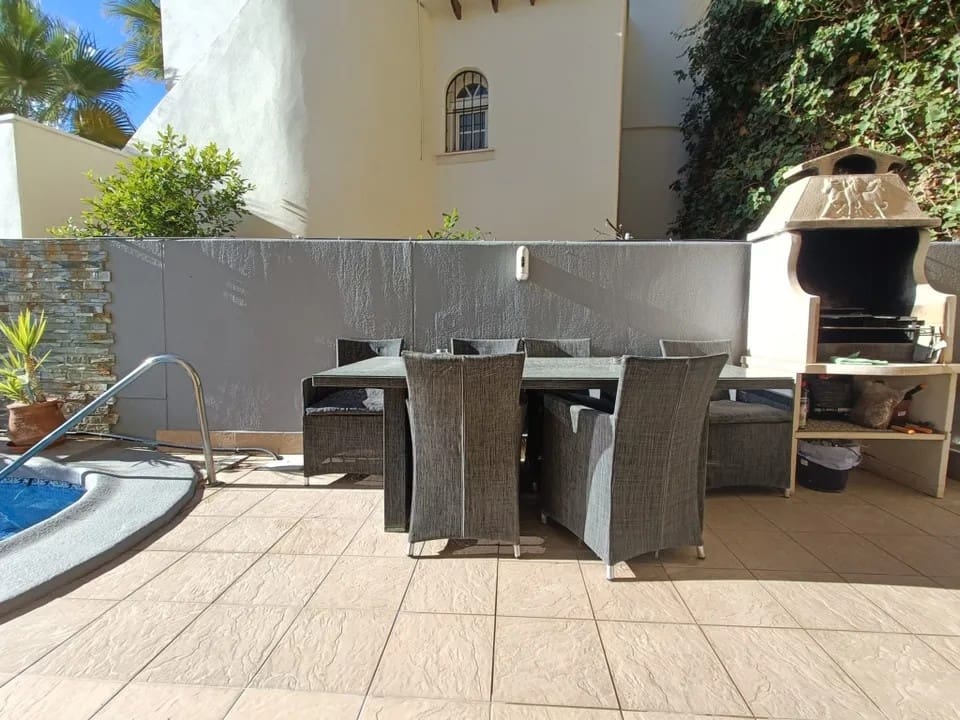 4 bedroom Villa for sale in Las Ramblas Golf with pool - € 329,995 (Ref: 9719776)