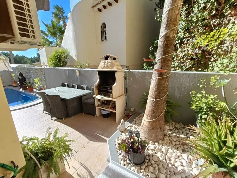 4 bedroom Villa for sale in Las Ramblas Golf with pool - € 329,995 (Ref: 9719776)