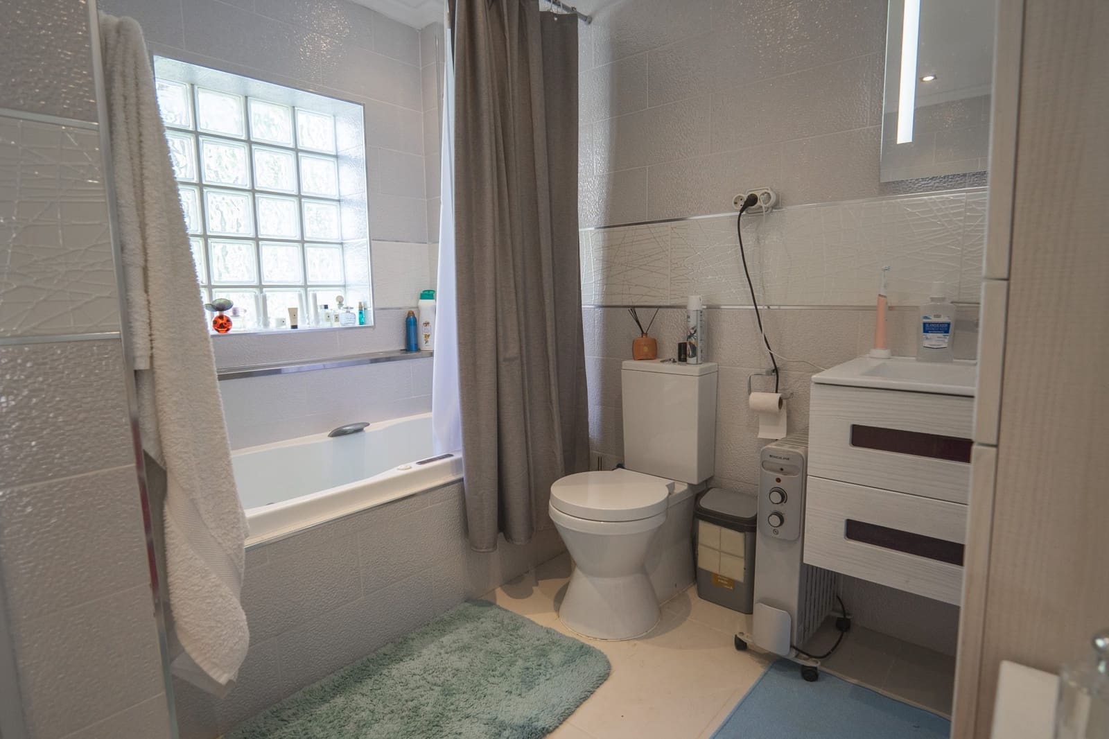 4 bedroom Villa for sale in Las Ramblas Golf with pool - € 329,995 (Ref: 9719776)